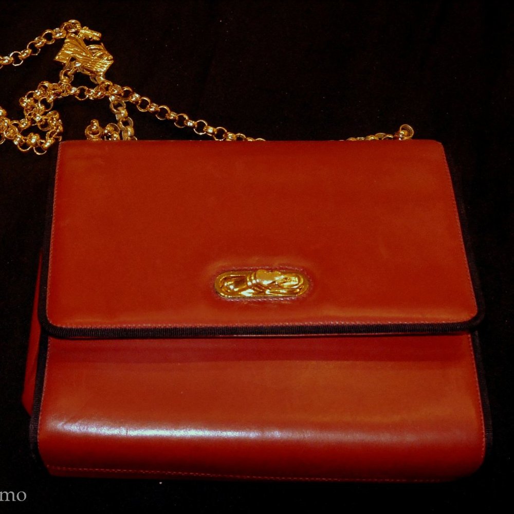 Salvatore Ferragamo women’s leather shoulder bag